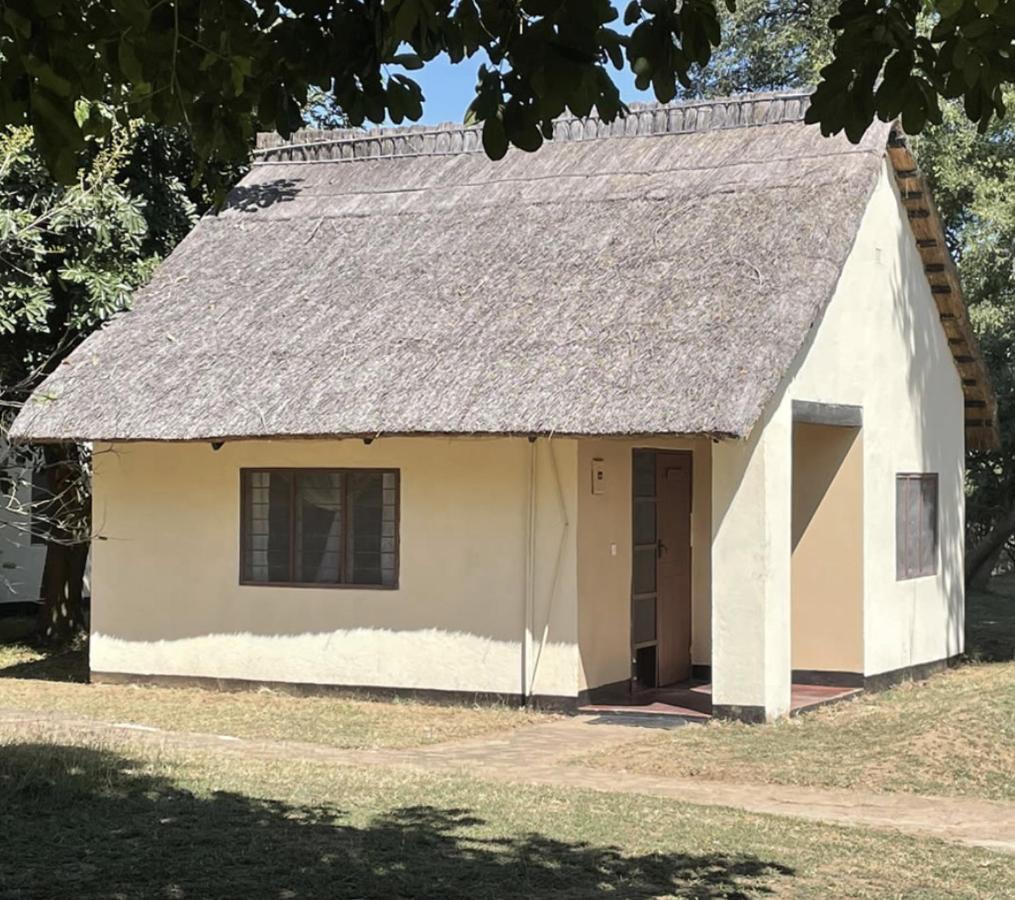 Marula Lodge Mfuwe Ngoại thất bức ảnh
