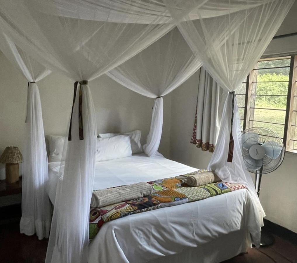 Marula Lodge Mfuwe Ngoại thất bức ảnh
