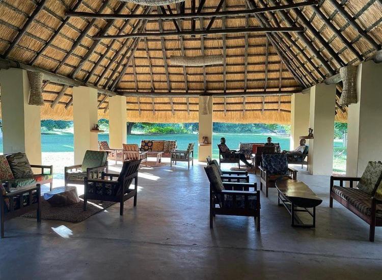 Marula Lodge Mfuwe Ngoại thất bức ảnh